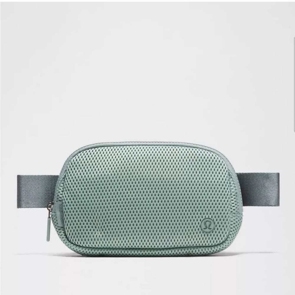 NWT- Lululemon- Everywhere Belt Bag- *Knit Mesh*- Crater Blue